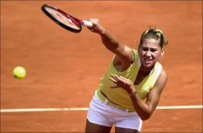 Who is this beautiful tennis woman?
