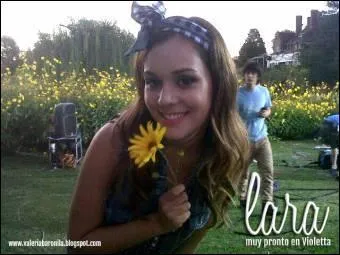 What's the name of the new actress playing Lara?