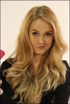 What is the name of the actress who plays Violetta's enemy Ludmila?