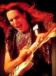 Who is the guitarist in this picture?