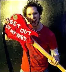 Who is the guitarist in this picture?