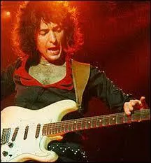 Who is the guitarist in this picture?