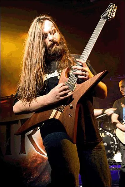 Who is the guitarist in this picture?