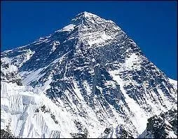 What two countries share Mt Everest?