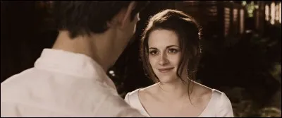 When does Bella become a vampire?