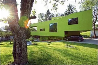 We saw a ... house last weekend.