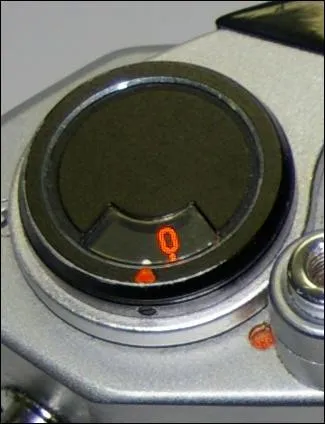 What does this dial do on the Pentax K1000?