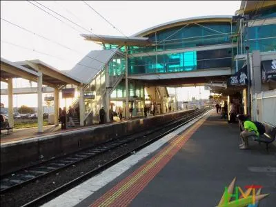 Which station is shown in the picture displayed?