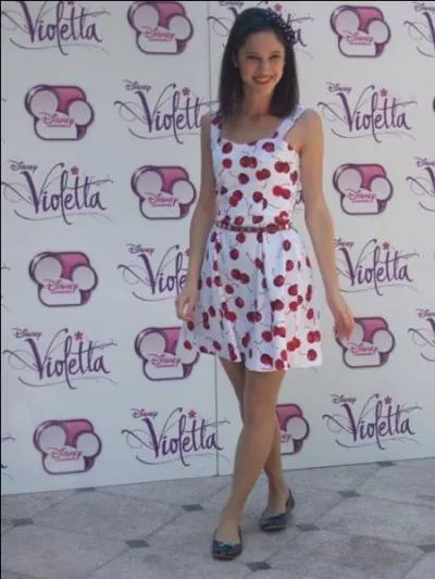 Who did she sing 'Veo Veo' with?