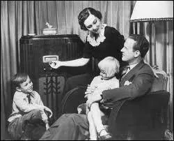 Why weren't radios very reliable during the start of 1920s?