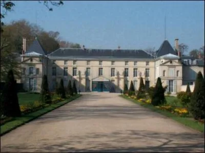 In her chateau at Malmaison, Josephine de Beauharnais died in 1814. What illness did she succumb to?