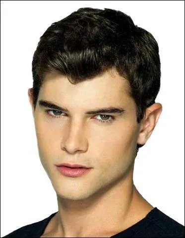 Diego wants to conquer Violetta and goes to war with Leon.