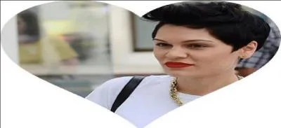 In 2011 when she was on Alan Carr, what did she come with because she had a broken leg?