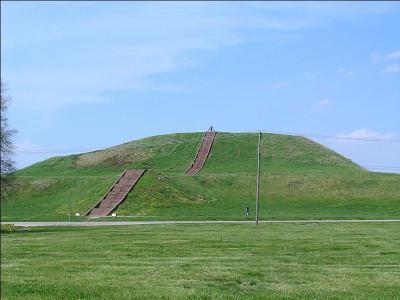 How many steps does the Monks Mound have?