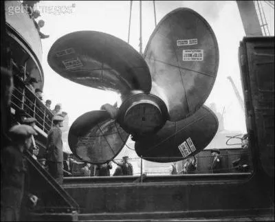 How many propellers did Queen Mary have?