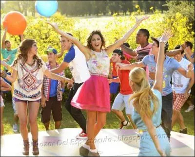This is the first song from Violetta season 2. What's the name of the song?