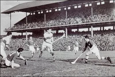 Which legendary Ruan hurler made his intercounty debut for Clare in the 1947-48 National League and retired in 1967?