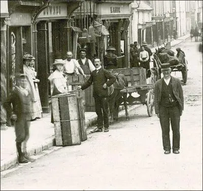 What is the former name for O'Connell Street in Ennis?