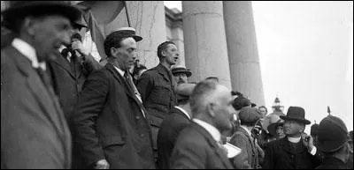 What year did Eamon de Valera famously get elected as a TD for East Clare following a by-election?