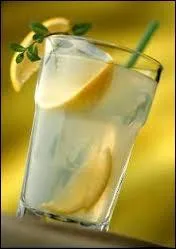 In one liter of lemonade, there is 80 'water, what is the percentage of water in half a liter?