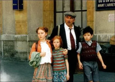 In the film Monsieur Batignole , what is Gerard Jugnot's job?