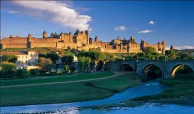 Where is "La Cité" located (look at the picture)?