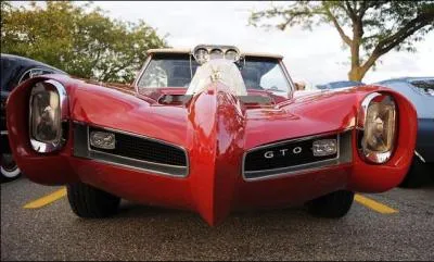 Technically not investigators, which iconic team drove Valerie to catch The Last Train To Clarkesville in this stylish cruiser?