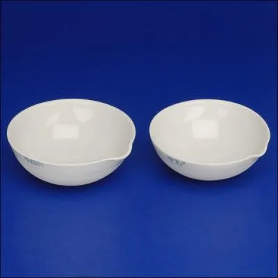 Shallow porcelain dish commonly used when heating solutions