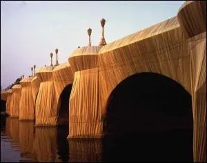 He uses fabric to create ephemeral works, wrapping landscapes or monuments.