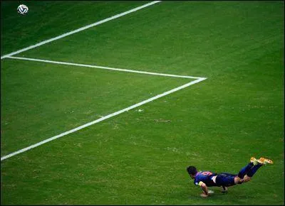 Which Dutch player scored this goal with a diving header against Spain?