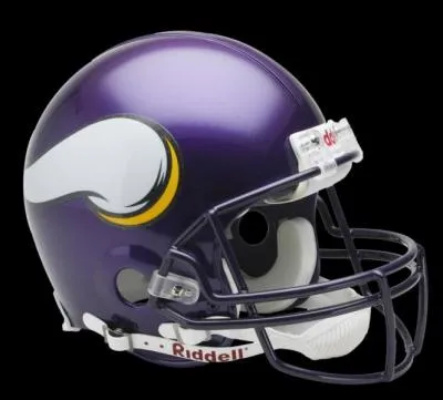 Which team is wearing this helmet ?