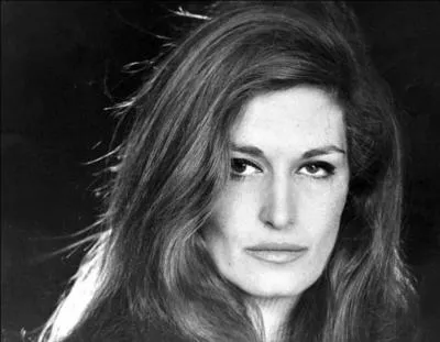On May 3, 1987, Dalida dies, committing suicide in her Montmartre home.