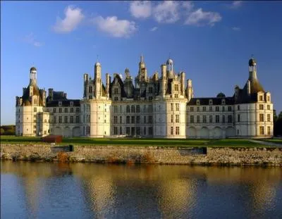 What is the name of this chateau in the Loire Valley?