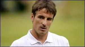 This Spaniard plays :