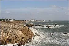 What do we call the inhabitants of the small town of Le Croisic?