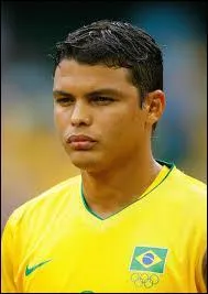 Which club(s) has Thiago Silva played for throughout his career?