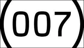 Who played James Bond in the 1970's film "Moonraker"?