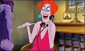 - Leave me Clara ! I'll take her with me, hoping I'm not dealing with Bernard and Bianca. These mice had already come to deliver ...