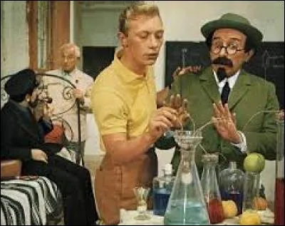 What is the color of oranges according to the title of a film from the adventures of Tintin?