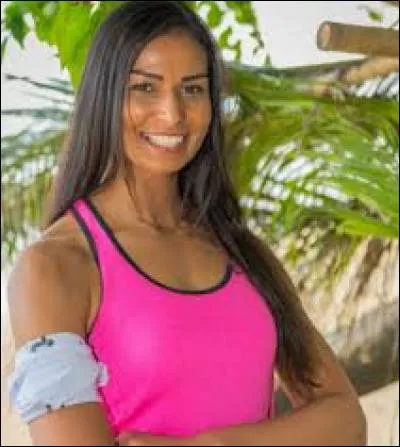 In which episode are the two teams reconstituted after Karima finds a power on Necklace Island?