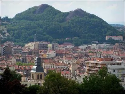 The stadium of this city is commonly called the Cauldron .