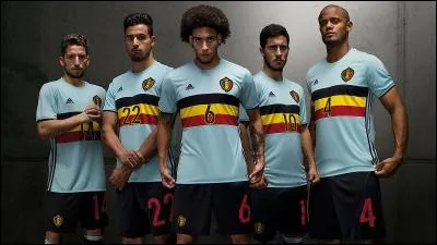 With how many points does Belgium qualify for the last 16?