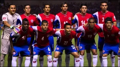 Which small Central American country managed to qualify for the last 16?